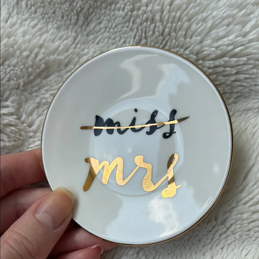 Kate Spade White and Gold Jewelry Dish Wedding Engagement Bridal Present Gift